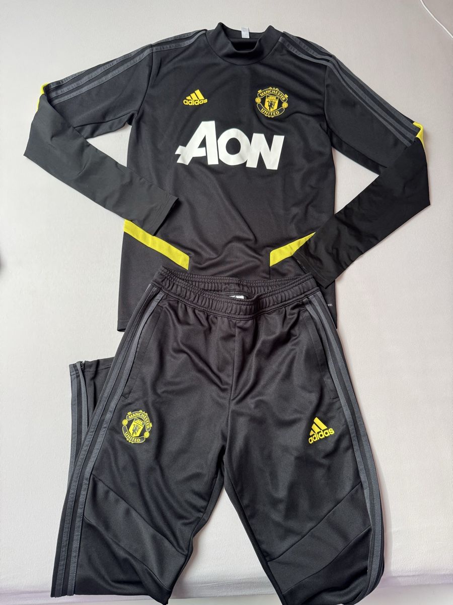 Adidas Leibchen & Hosen: Ensemble Manchester United S – Neu und originalverpackt aus Porrentruy von fee_24
