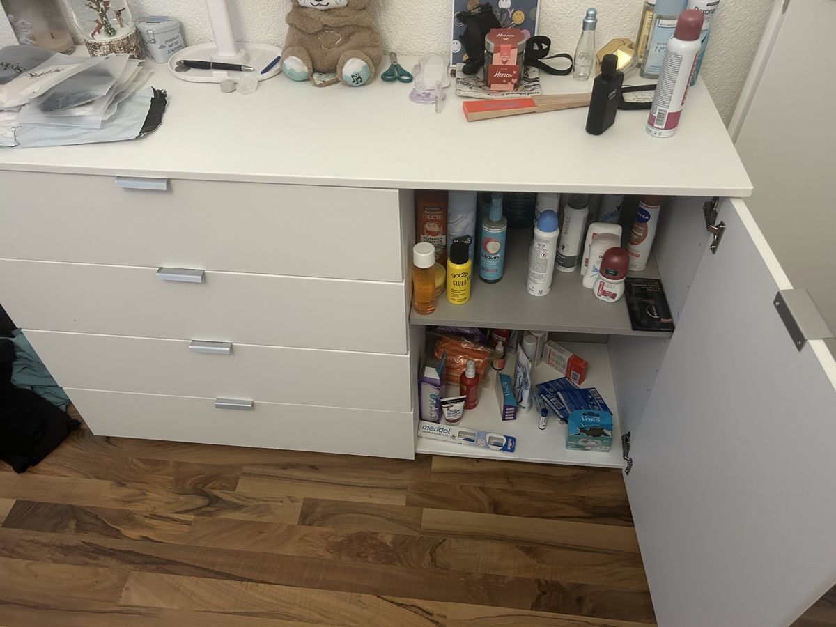 Commodes: Weisse Kommode – D'occasion à Allschwil par selake990673 2