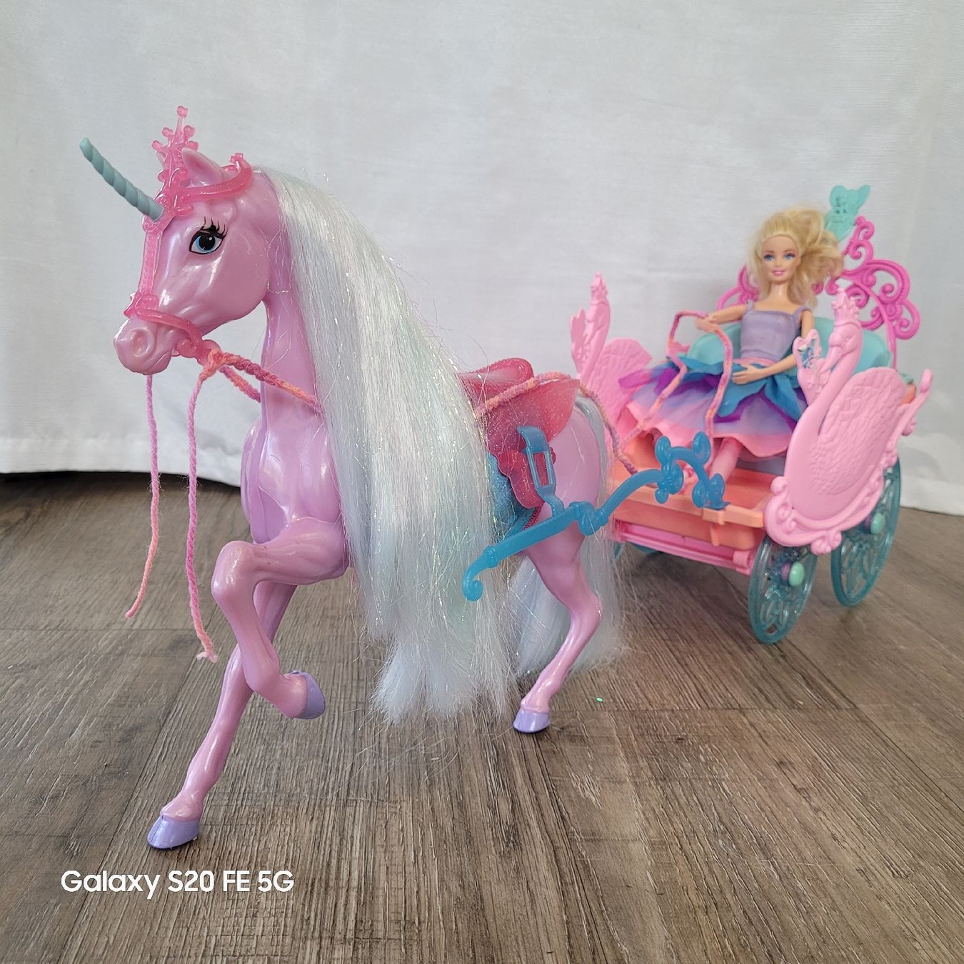 Giocattoli: Barbie Pferd Schwanensee Einhorn mit Kutsche – Usato da Niederbuchsiten venduto da klengyel
