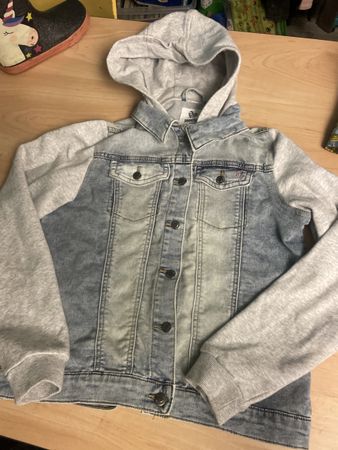 Coole Jeansjacke mit Kapuze, Gr.158 neuwertig