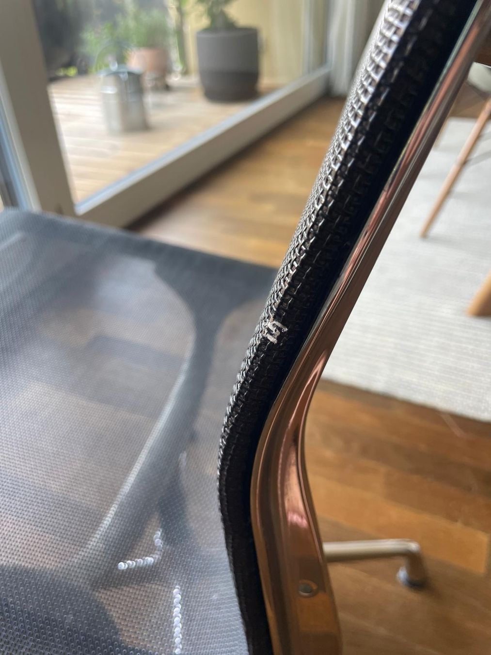 Vitra Sedie: Wunderschönen VITRA Eames drehbar EA108 mit schwarzem Netzge – Usato da Baden venduto da Giuseppe5 3