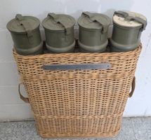 Militärischer Tragkorb mit 4 Munitionsdosen Granatbehälter