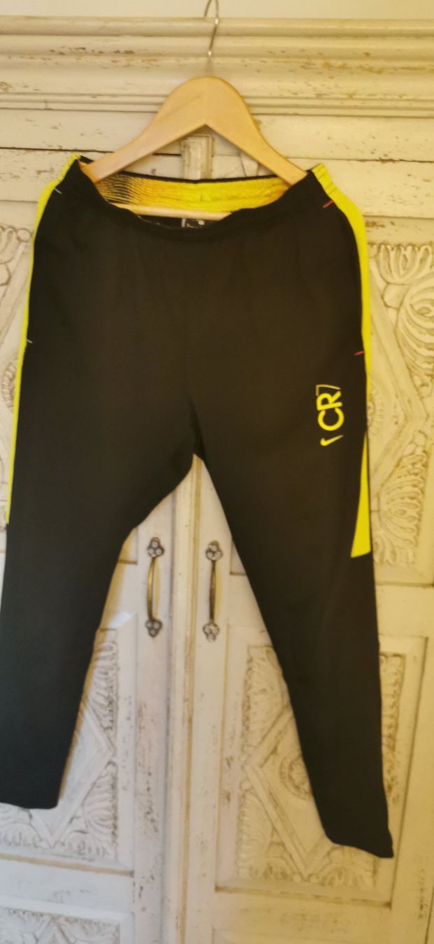 Nike Lotti & Set di vestiti: Ensemble Nike – Usato da Genève venduto da rescateCH 2