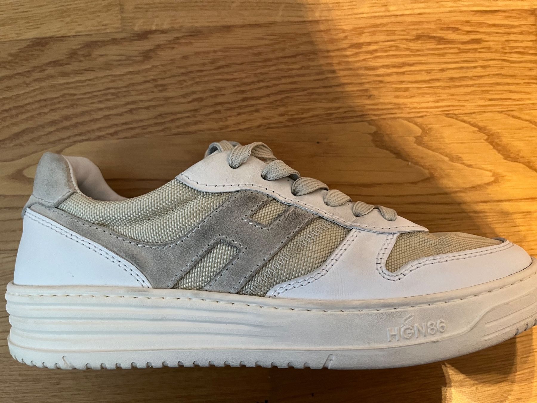 Hogan Herrenschuhe: Hogan, Herren Sneaker, Grösse 42 – Gebraucht aus Baar von sim_5d6l