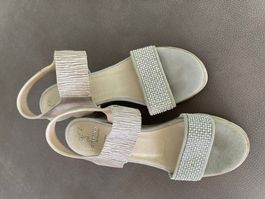 Schuhe Keilabsatz beige Gr. 39, Wildleder