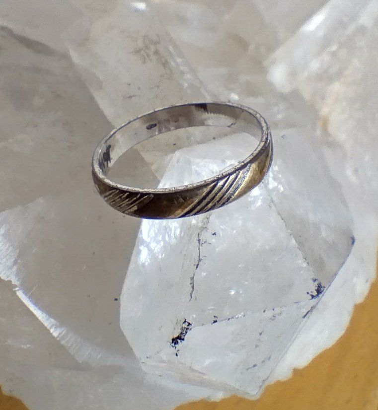 Ringe: RING IN 925 SILBER MIT GOLDAPPLIKATION – Gebraucht aus Romanshorn von Glitzer-Paradies 1