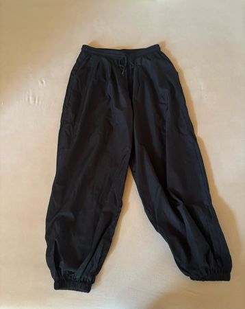 Black parachute pants Size M Polyester New