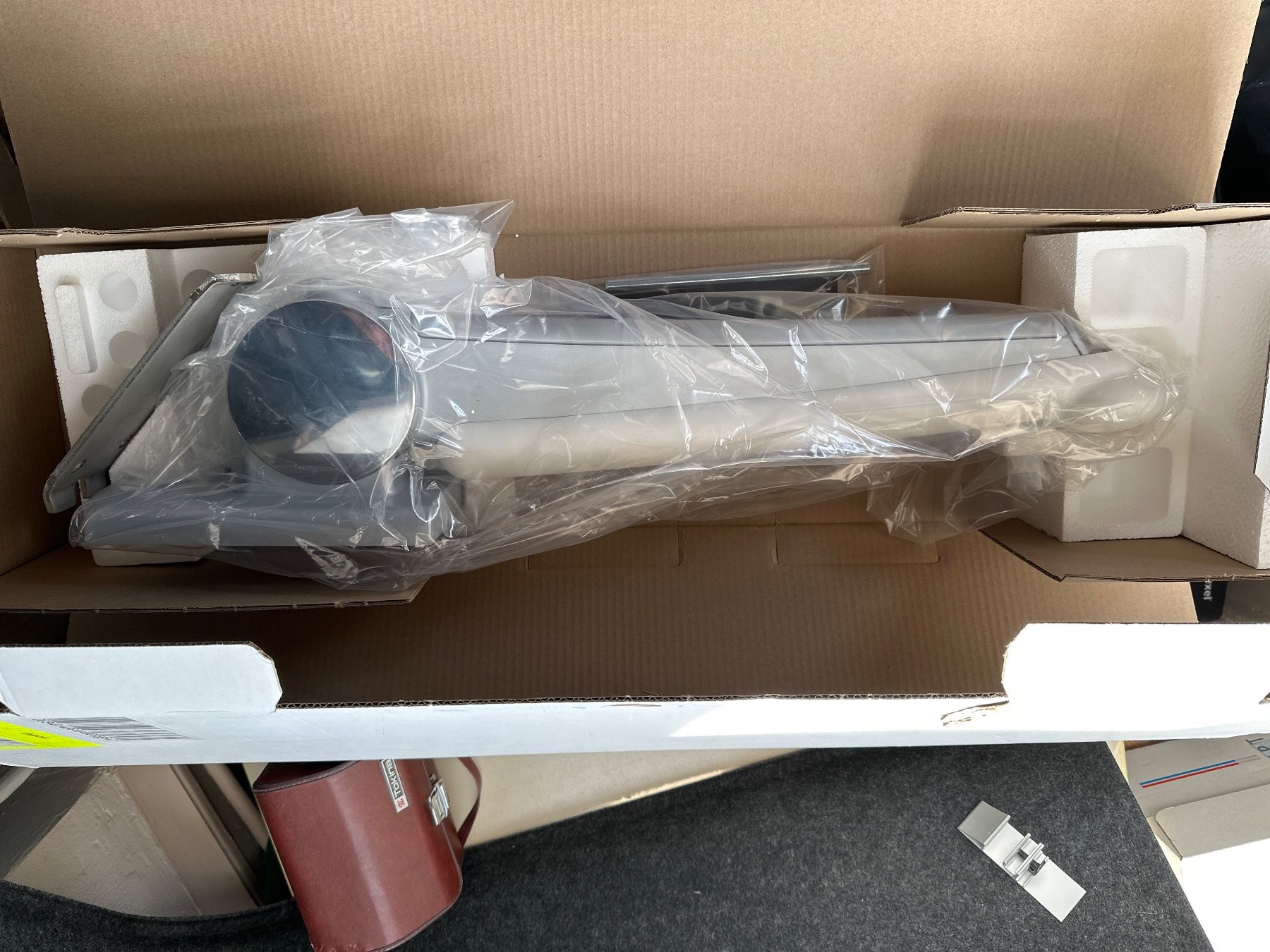 Supporti a parete: Hewi Stützklappengriff 802 NEU – Nuovo e nell'imballaggio originale da Brügg BE venduto da TSP02