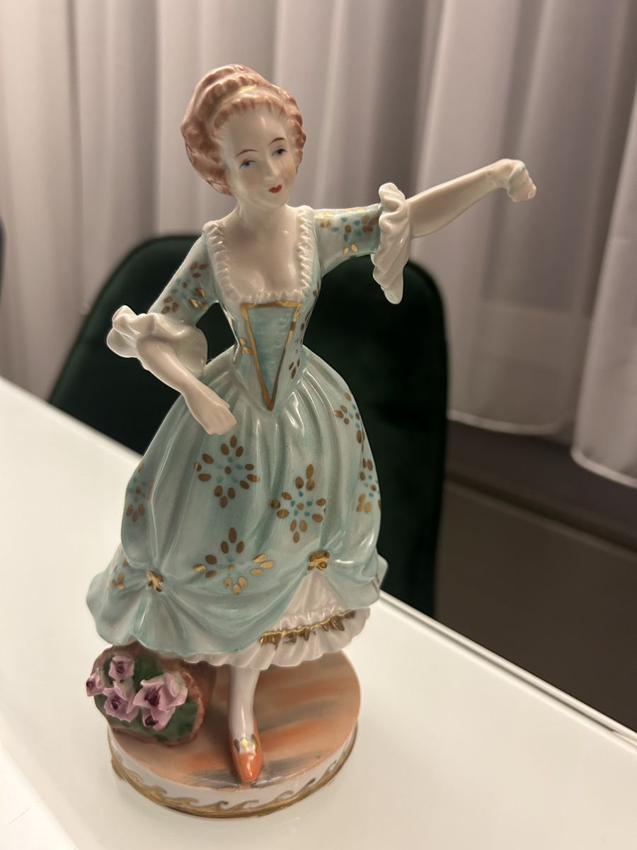 Sculture & Statue: Schöne Frau Figur – Usato da Liestal venduto da Htop 6