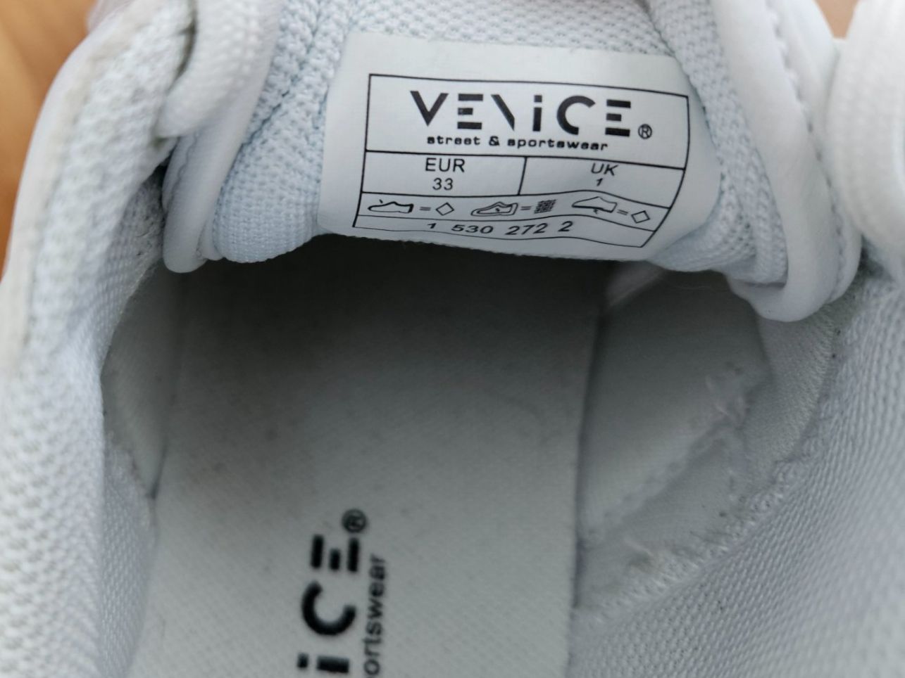 Scarpe per ragazze: Sneaker Grösse 33 weiss – Usato da Ehrendingen venduto da mythical 4