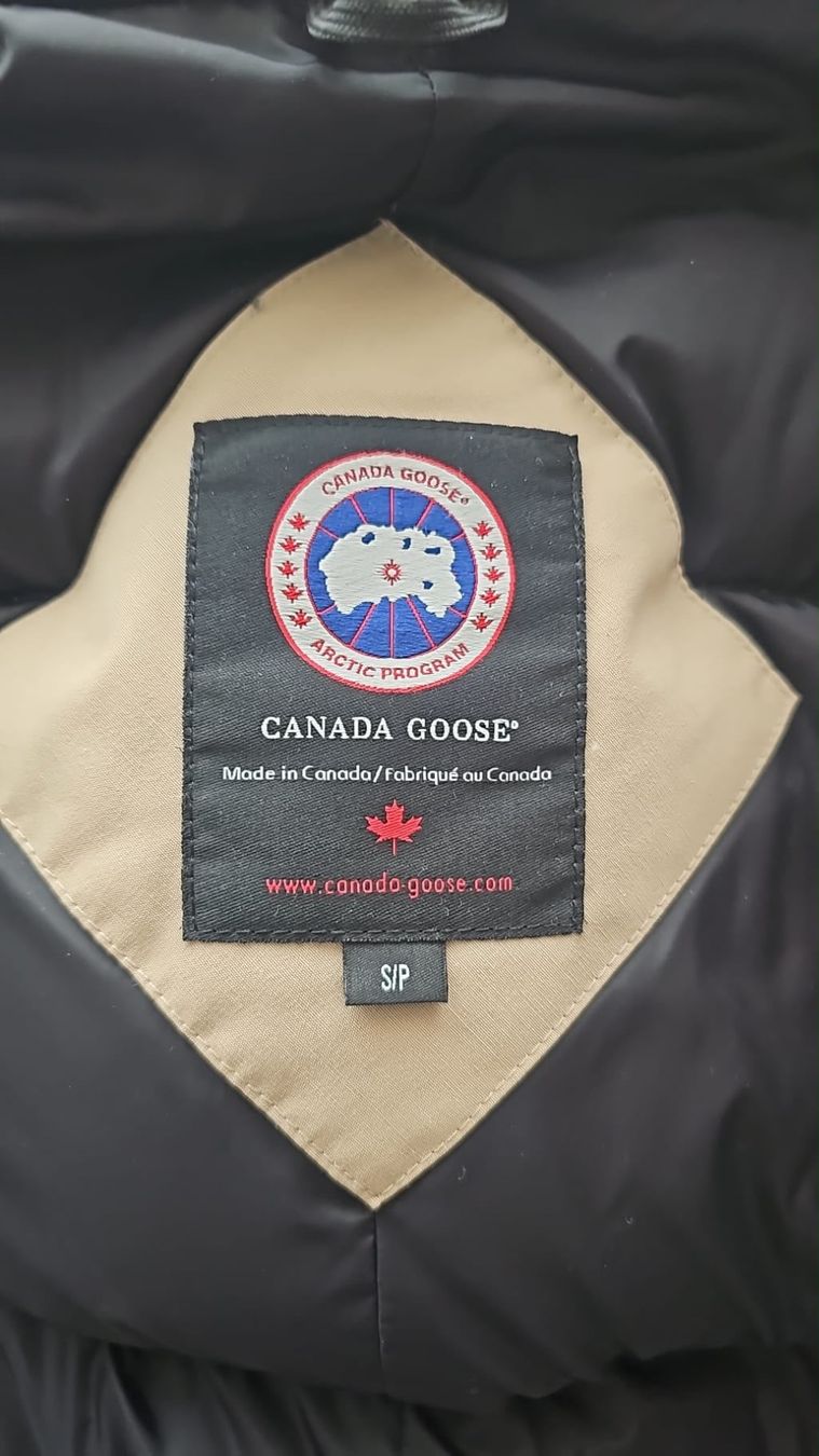 Canada Goose Cappotti: Canada Goose – Nuovo (secondo la descrizione) da Château-d'Oex venduto da bla_b6mv 1