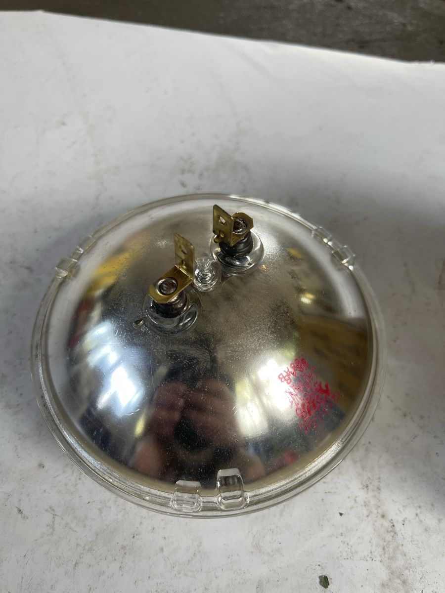 Toutes les pièces auto: Oldtimer Lampe – D'occasion à Altbüron par Garage-Bulak 2
