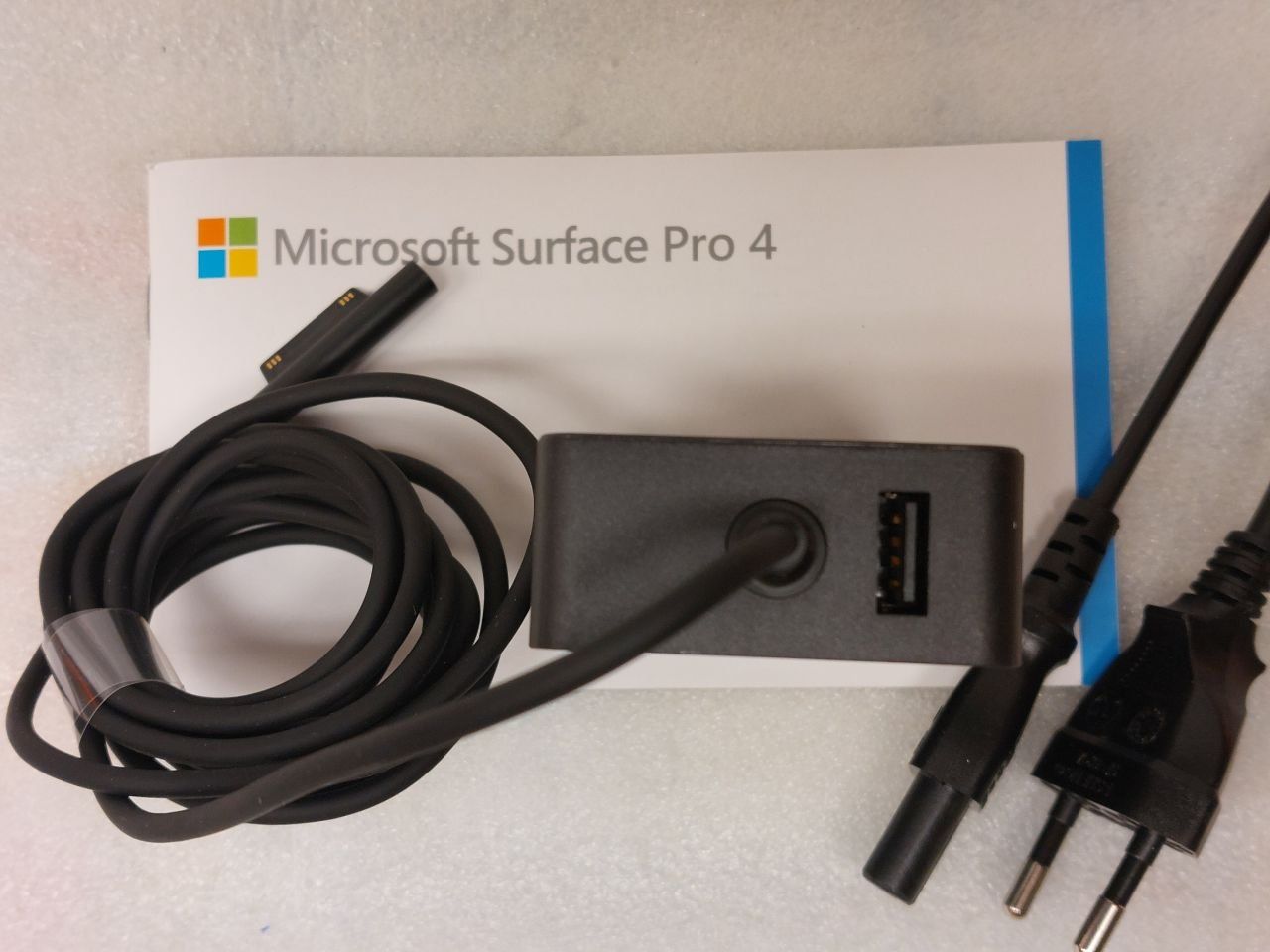 Microsoft Caricabatterie: Original Microsoft Surface Pro 4 Power Supply 👍 - 100% NEW – Nuovo (secondo la descrizione) da Pambio Noranco venduto da Pol69 1
