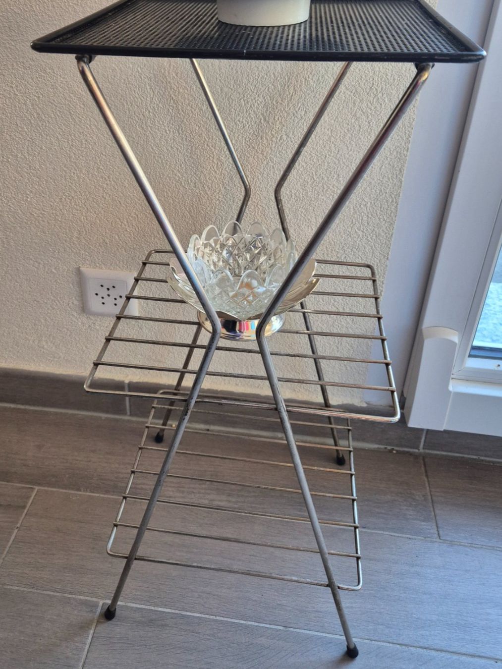 Tavoli: Table d'appoint vintage en métal – Usato da Fully venduto da tameab 3