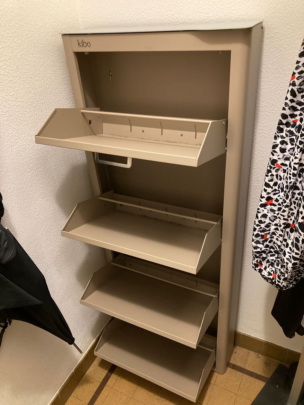 Armadi: Meuble à chaussures KIBO Don Hierro – Nuovo (secondo la descrizione) da Lausanne venduto da cha_7xls 1