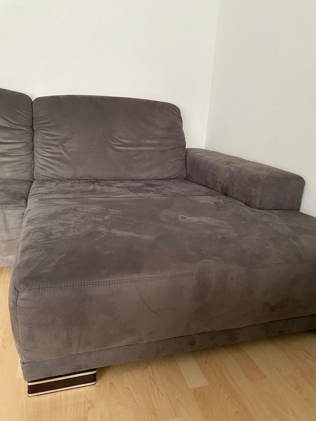 Sofas: Eckcouch mit Chaiselounge (Möbel Svoboda) – D'occasion à Mörschwil par clashup 2