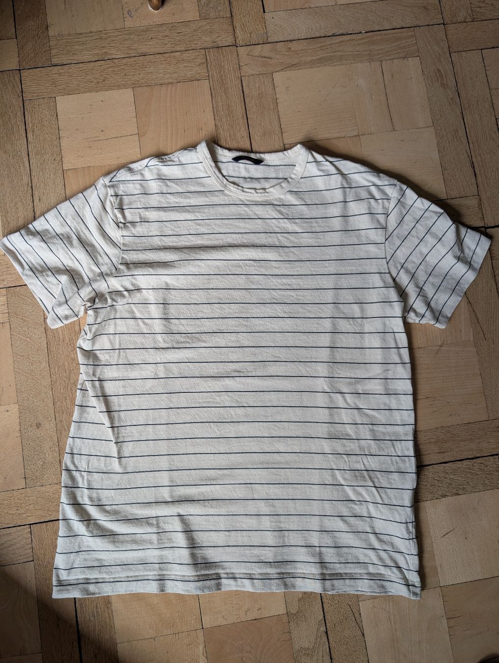 Massimo Dutti T-shirt: Massimo Dutti Tshirt Grösse S beige-schwarz gestreift – Usato da Zürich venduto da Hedkandi