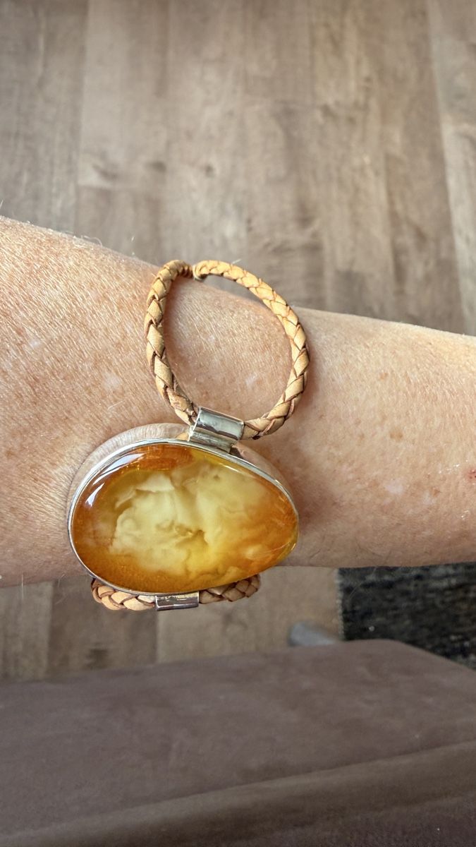 Armbänder & -reifen: Märchenhafter Bernstein als Armband auf Leder – Neu und originalverpackt aus Ebikon von Leonidas2 6