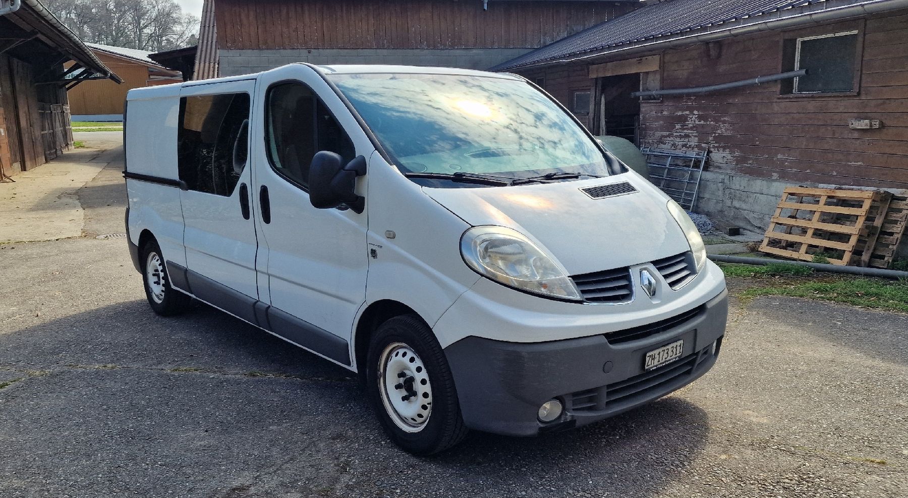 Veicoli commerciali: Renault Trafic 2.0l Diesel Langversion frisch ab MFK – Usato da Tagelswangen venduto da Axel_36 1