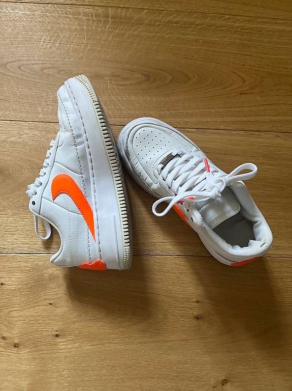 Nike Chaussures femmes: Nike – D'occasion à Charmey (Gruyère) par jes_ktw5