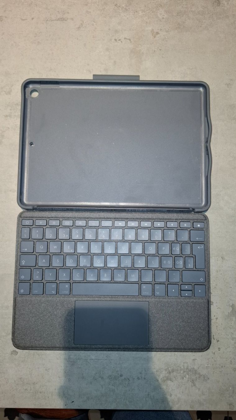 Apple Tablettes PC: iPad 8. Generation mit Zubehör – D'occasion à Dübendorf par Takaka 4
