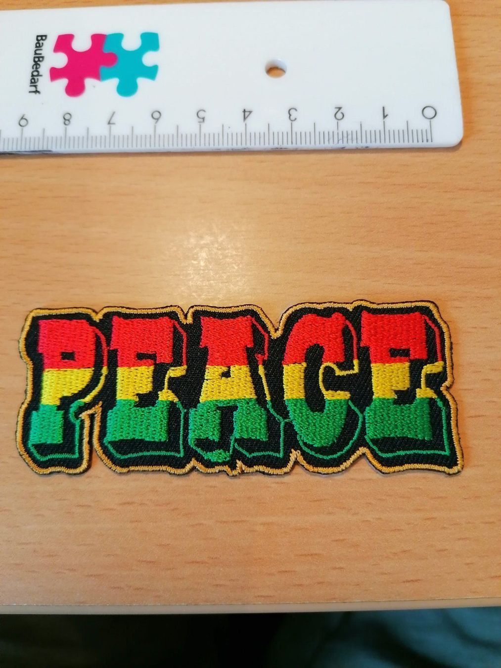 Toppe: Aufnäher PEACE rot-gelb-grün – Nuovo (secondo la descrizione) da Muri AG venduto da goodmood17 1