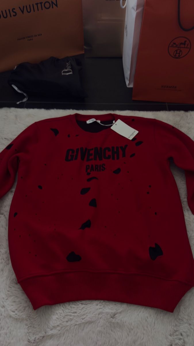 Givenchy Pulls & Sweat-shirts: Givenchy Paris Pullover – Neuf (Voir description) à Frick par fun_65zz