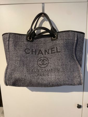 Chanel Deauville Large Blau