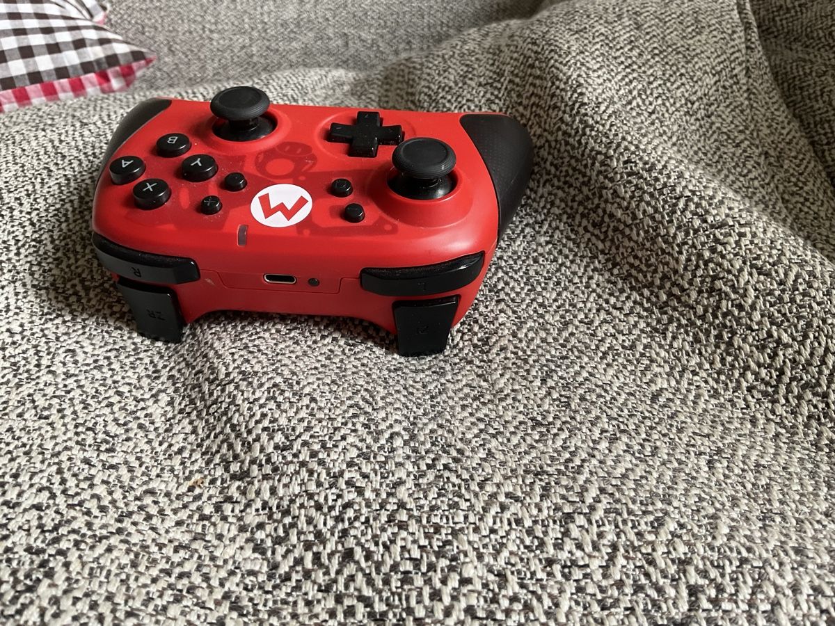 Nintendo Manettes: Nintendo Controller (Super Mario) – D'occasion à Zürich par mcreini 1