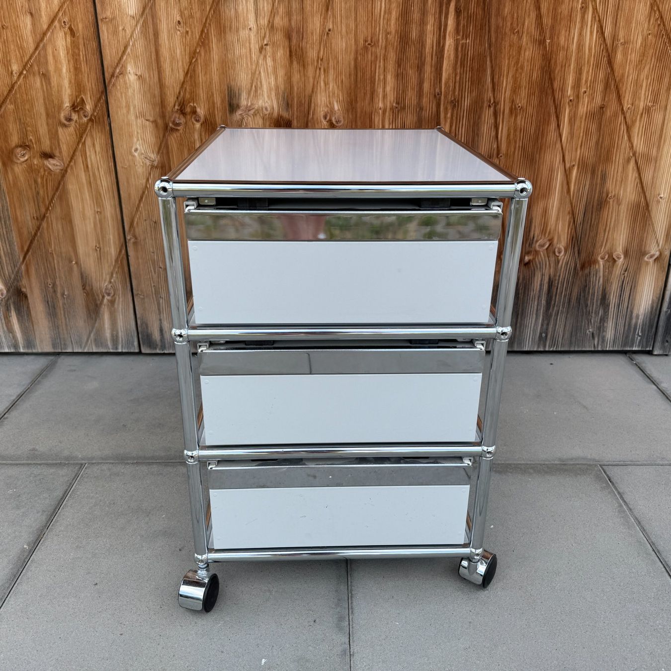 USM Banconi: USM Haller Rollcontainer Rollkorpus lichtgrau -top Zustand- – Usato da Ramsen venduto da Studio82 3