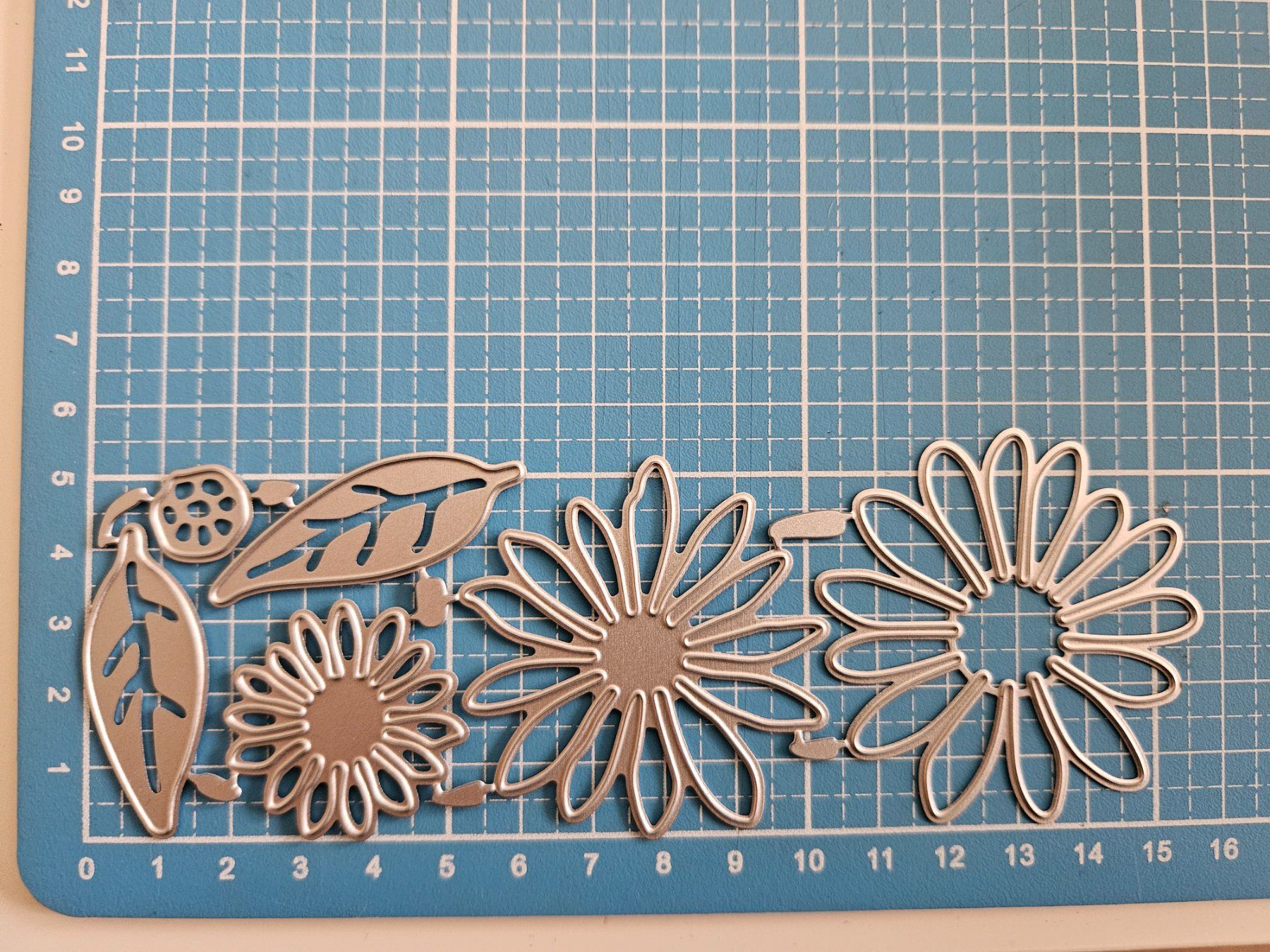 Sciablone: Stanzschablone Nr.451, Blumen Set (Sizzix geeignet) – Nuovo e nell'imballaggio originale da Gretzenbach venduto da Fliegepilz56 3