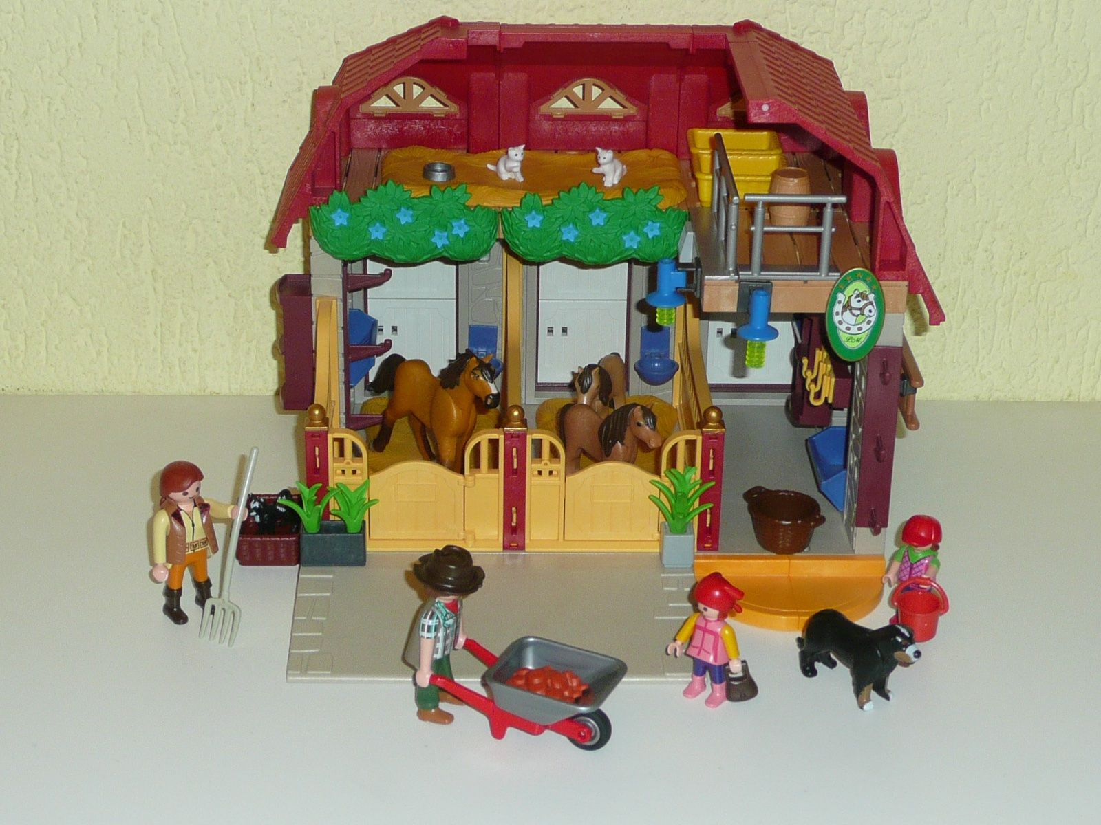 Playmobil Giocattoli: Playmobil " Pferdestall " – Usato da Kriens venduto da Taurus12
