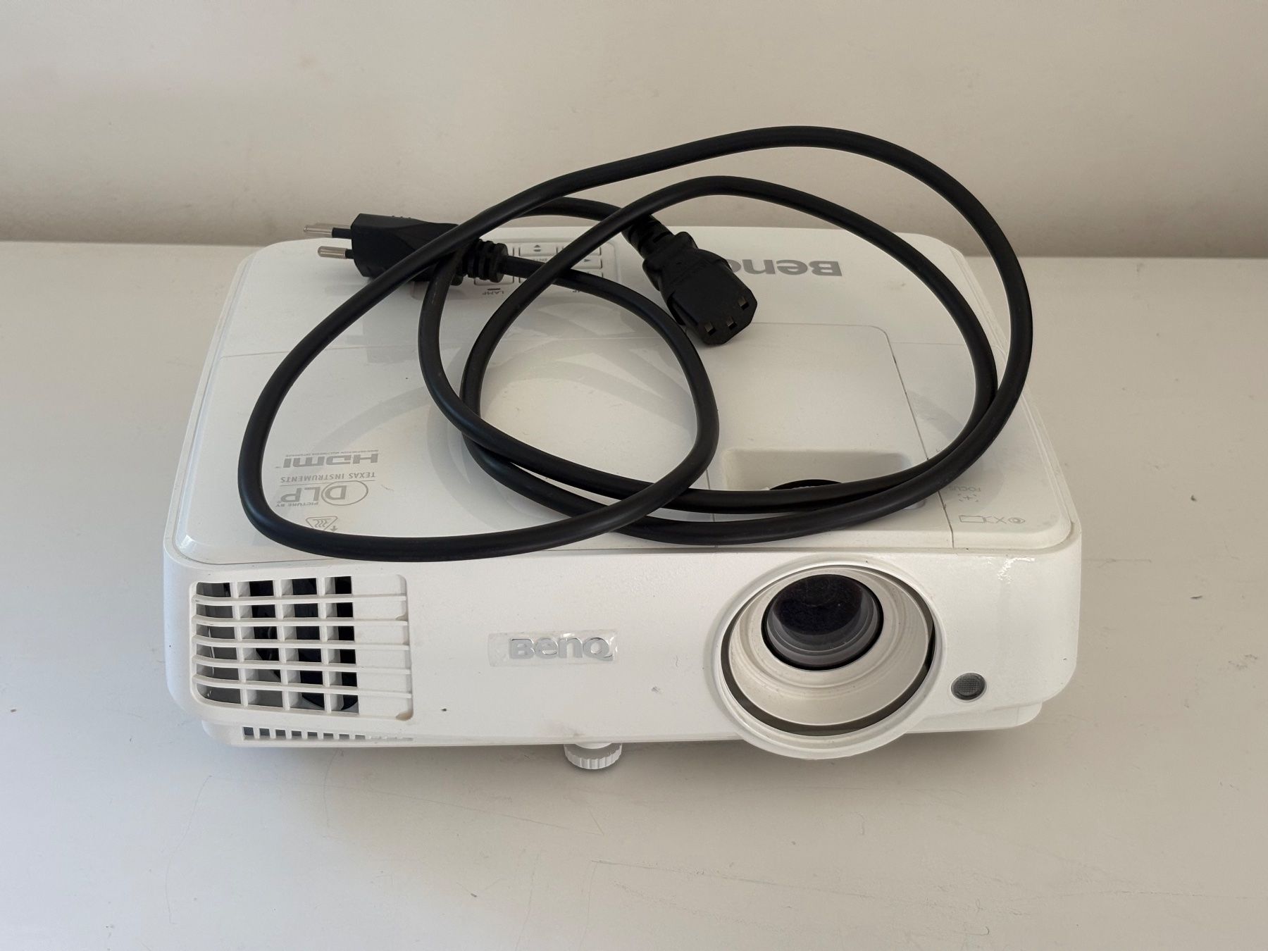 BenQ Proiettori: Beamer Projektor BenQ TW529 DLP HDMI 3D Heimkino – Usato da Birmensdorf ZH venduto da CCBlum
