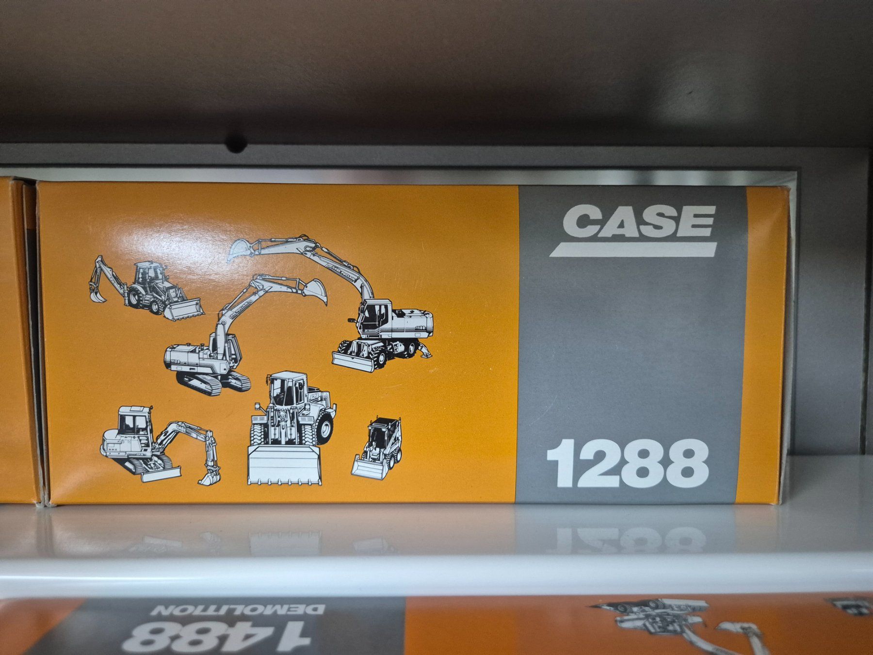 Conrad Kit di modellismo & Modellini statici: CASE 1288 – Usato da Moutier venduto da cat365 1