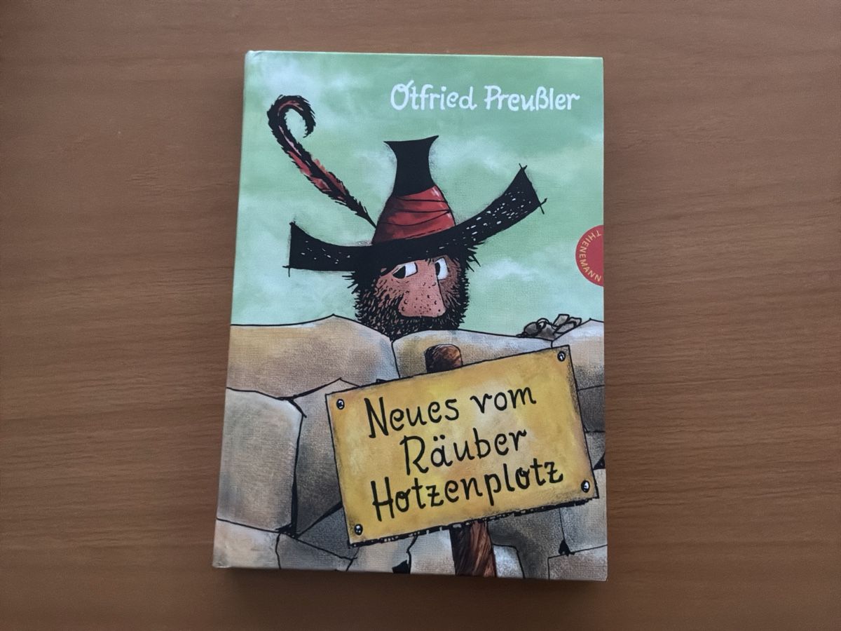 Libri: Otfried Preussler Neues vom Räuber Hotzenplotz Buch – Nuovo e nell'imballaggio originale da St. Gallen venduto da petergyoergy