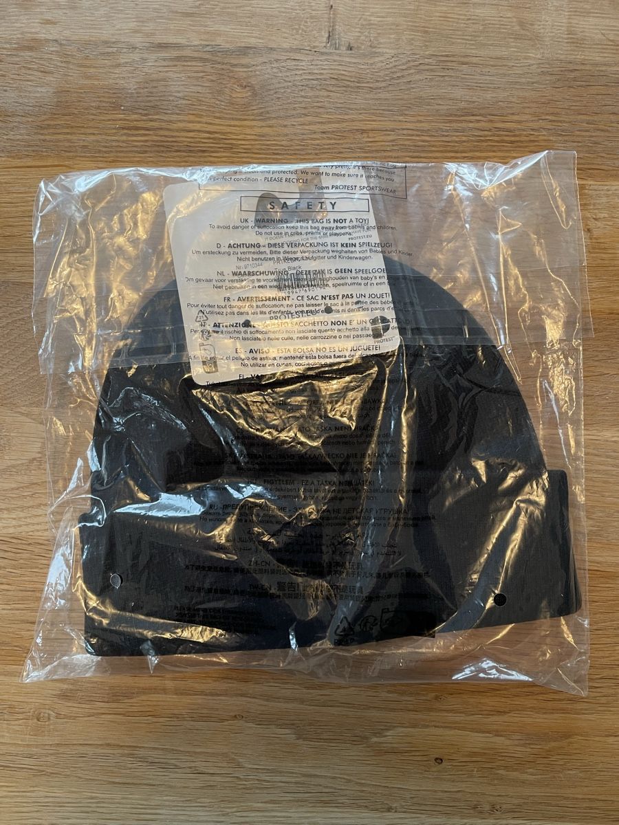 Protest Copricapi, berretti & cappellini: Protest Beanie/Mütze – Nuovo e nell'imballaggio originale da Zürich venduto da luc_hc96 2