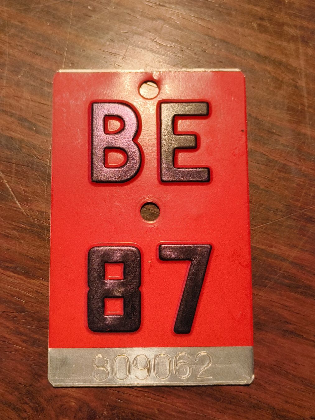 Insegne: Velonummer BE 87 rot schwarz Bern – Usato da stettlen venduto da VintageBern_ch