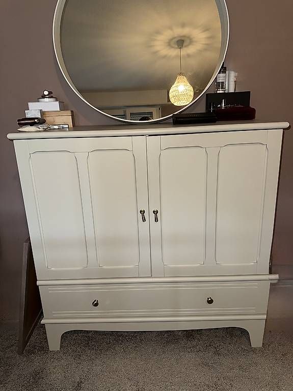 Kommoden: Elegante beige Kommode – Gebraucht aus Birmensdorf ZH von admira.h