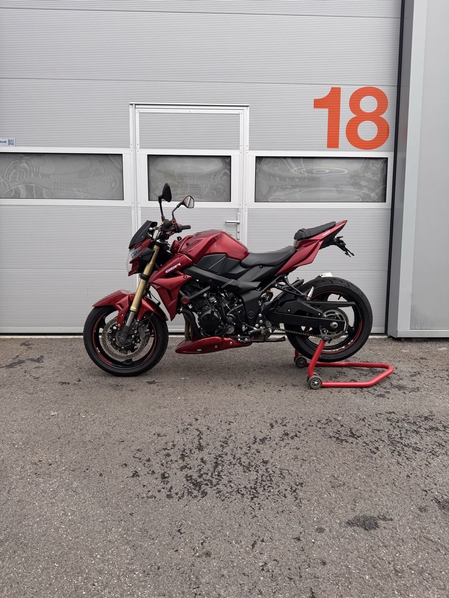 Suzuki Strada: Suzuki GSR750AUE – Usato da Niederbipp venduto da alp_6dg6 2