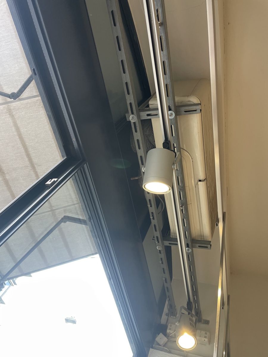 Lampadari & plafoniere: Éclairage professionnel EUTRAC – 10 spots LED  – Usato da Lausanne venduto da Molecule11 3