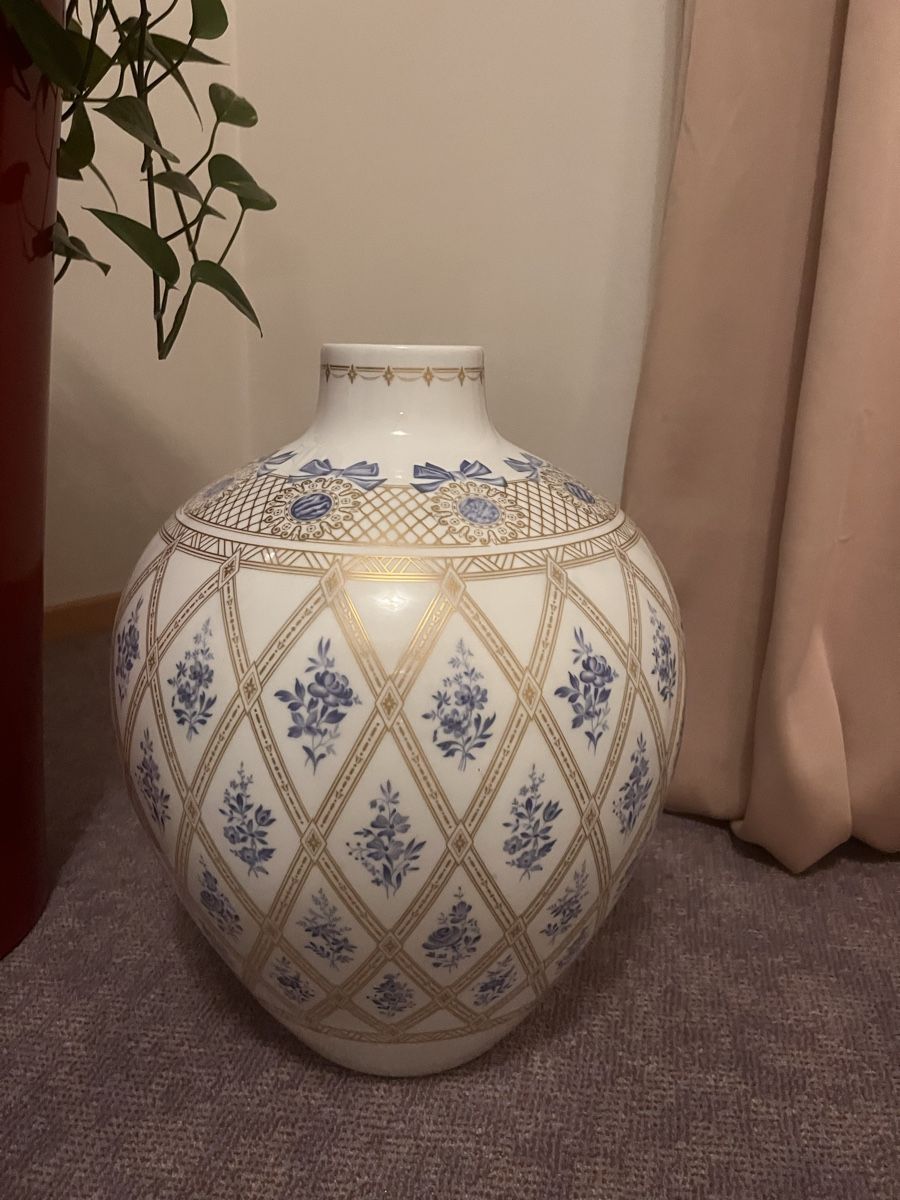 Hutschenreuther Vasi & Recipienti: Grosse Hutschenreuther Vase – Usato da St. Margrethen SG venduto da Lillicasso