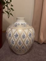 Grosse Hutschenreuther Vase