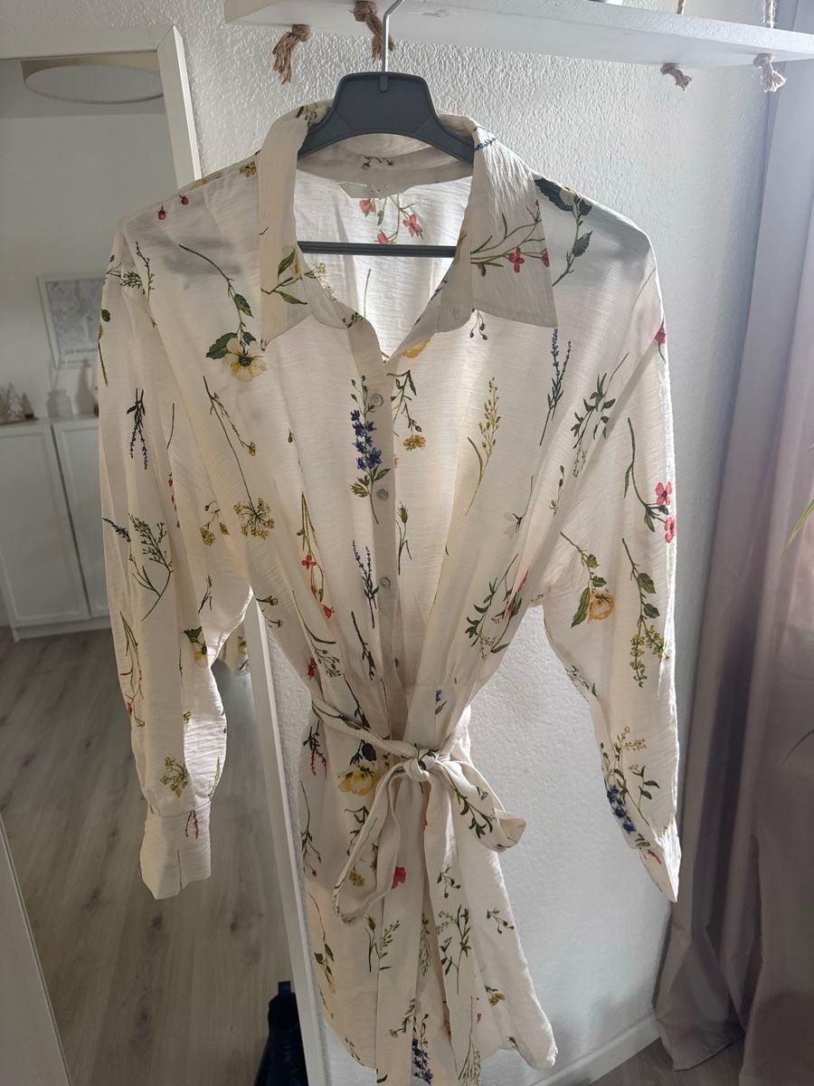 H&M Vestiti: Blusenkleid Wiesenblumen – Nuovo (secondo la descrizione) da Zürich venduto da siljona