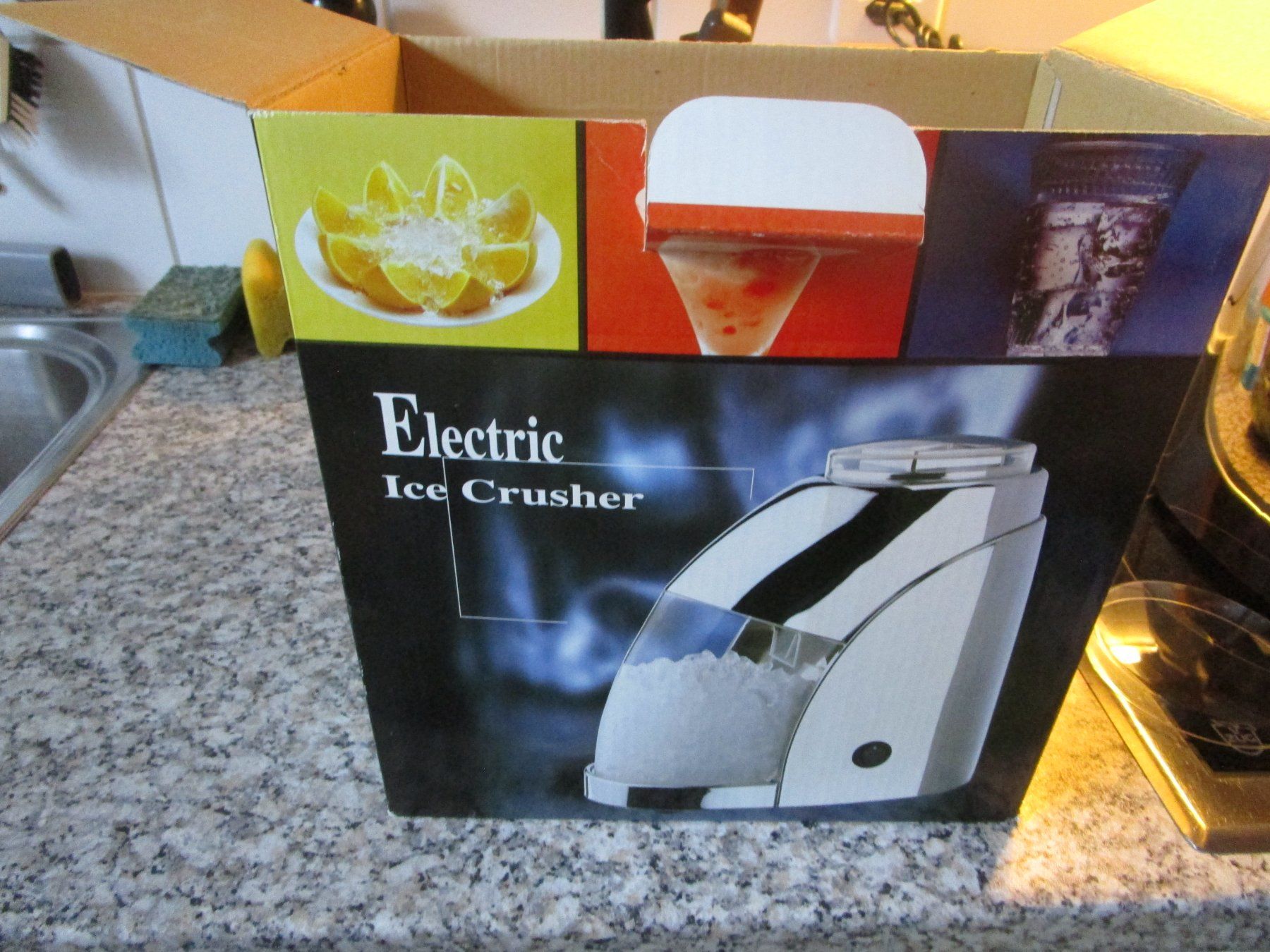 Elettrodomestici da cucina: ICE CRUSHER EIS-ZERKLEINERER NEUWERTIG ORIGINAL VERPACKT – Usato da GUTENSWIL venduto da Alpina6