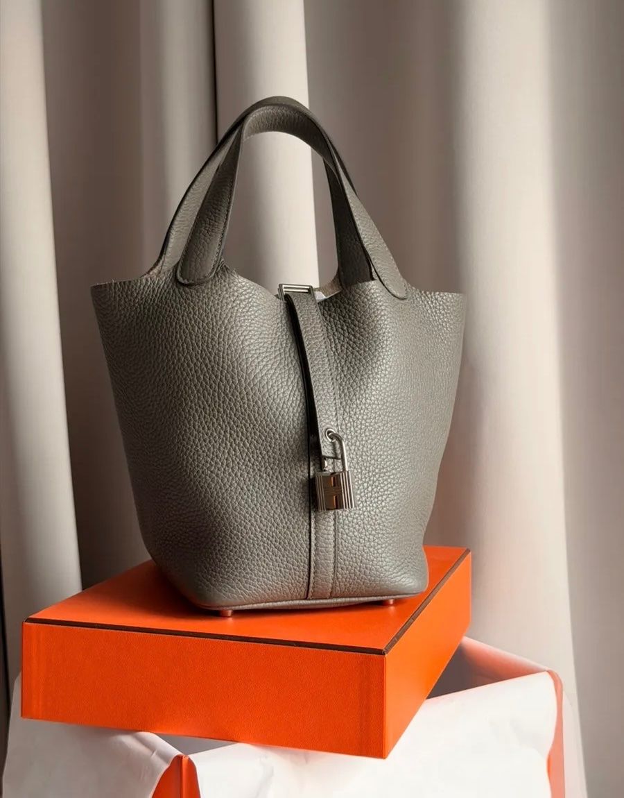 Hermès Sacs femmes: Hermès Picotin Lock 18, grau – D'occasion à Triesen par atos87