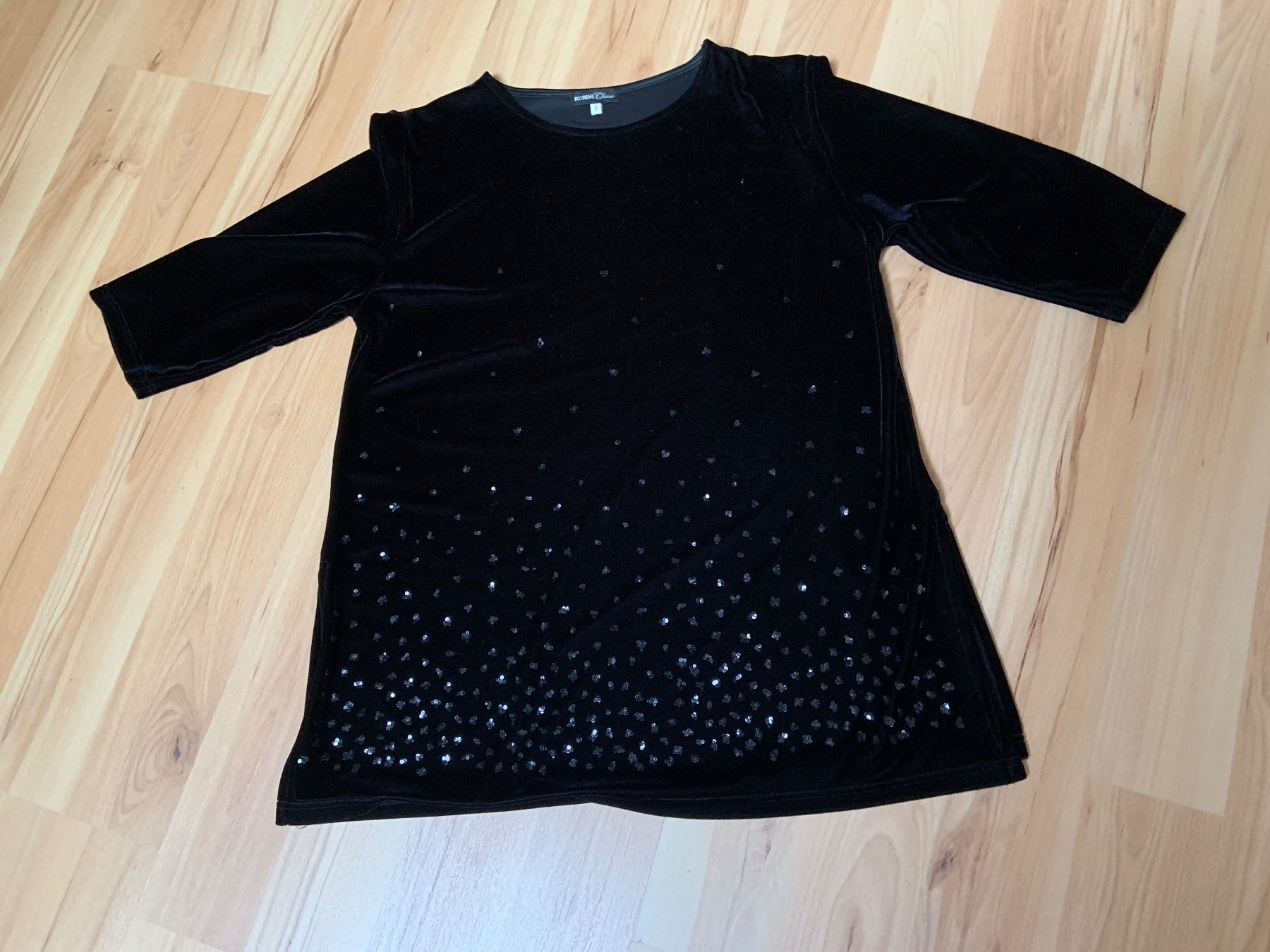 Tops: Pull velours  noir avec paillettes – D'occasion à Ecublens VD par timily 1