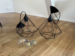 2x Lampen mit Glühbirnen 