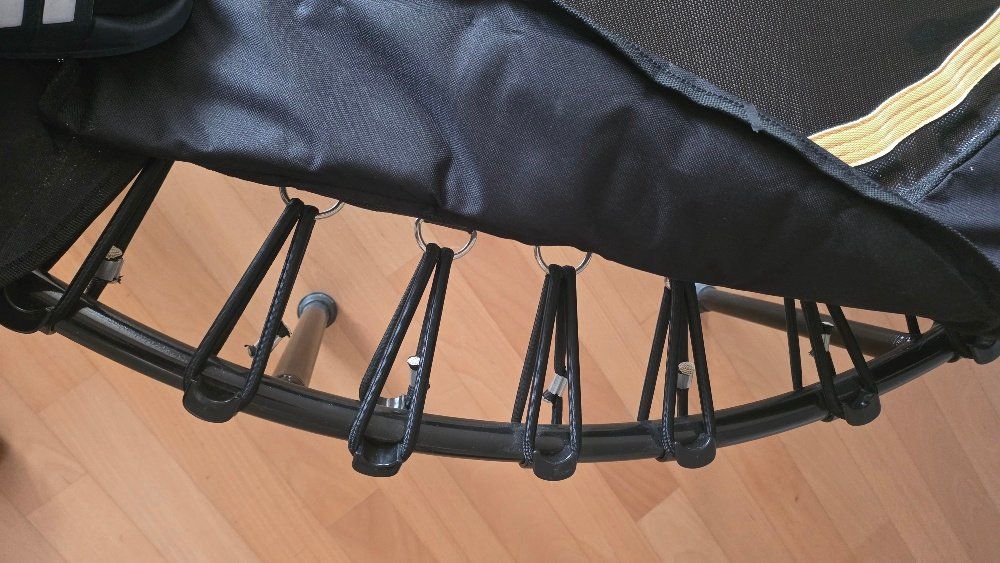 Trampolini: Trampolin "Spring & Slim" - für Dinnen und Draussen – Usato da Zufikon venduto da Elektropower 4