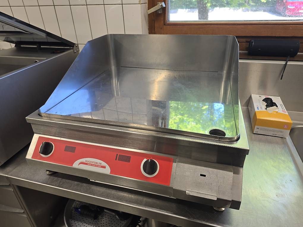 Elettrodomestici da cucina: Hugentobler Induktions Gridle 10kW Grillplatte – Usato da Selzach venduto da Grievas