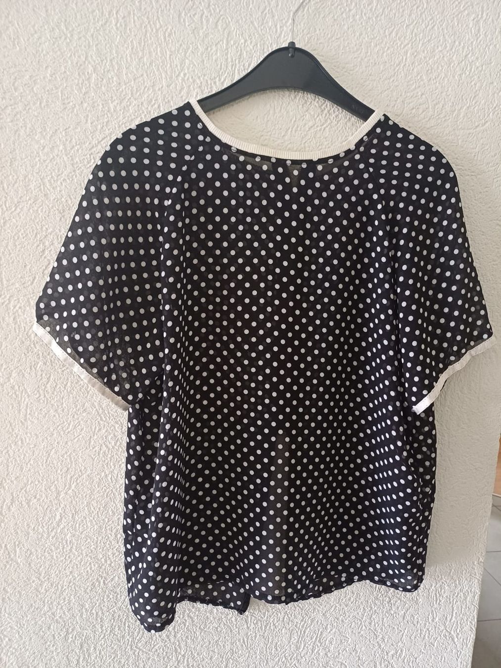 Top: Blouse d'été à pois – Usato da Collonges venduto da cam_72xf 3